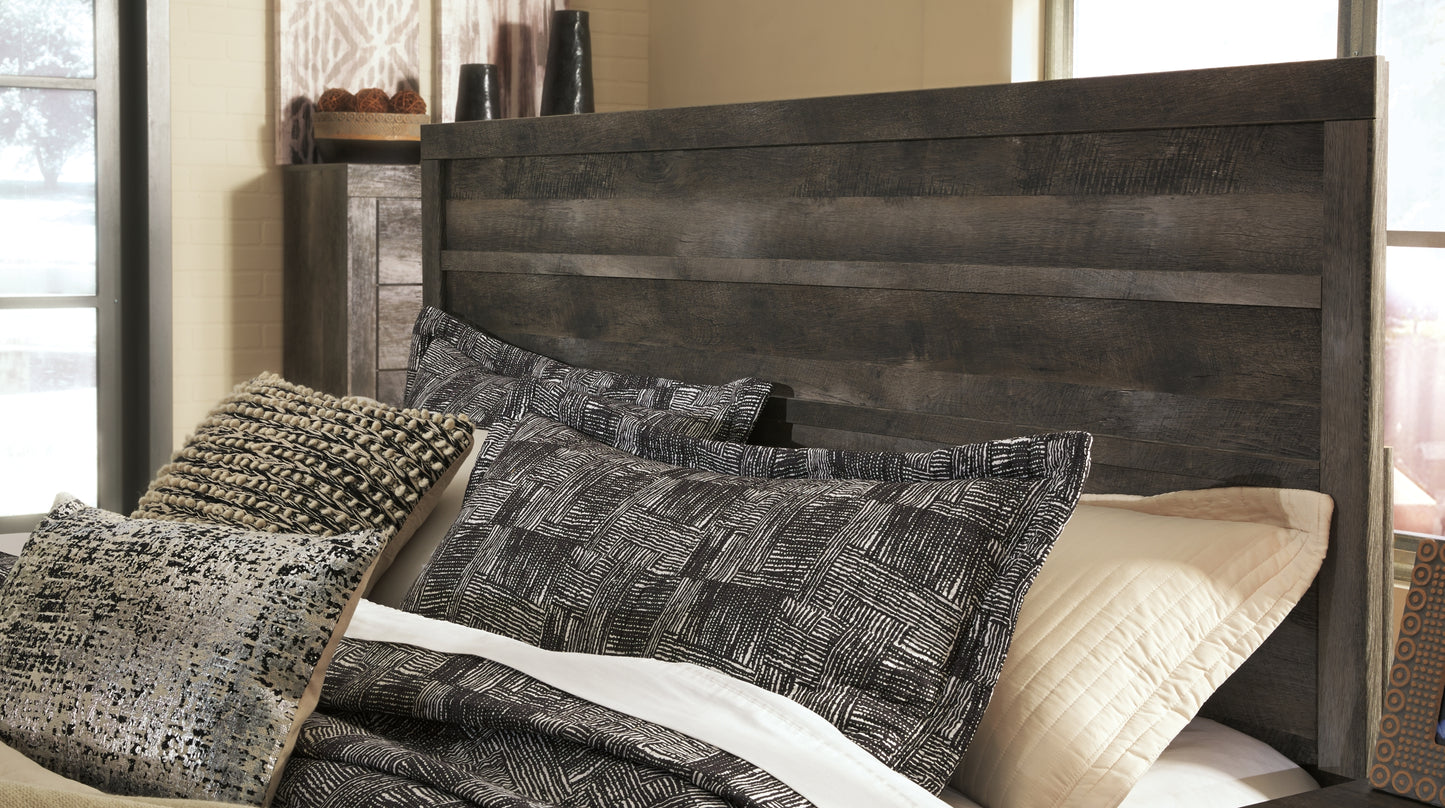 Wynnlow Panel Bed