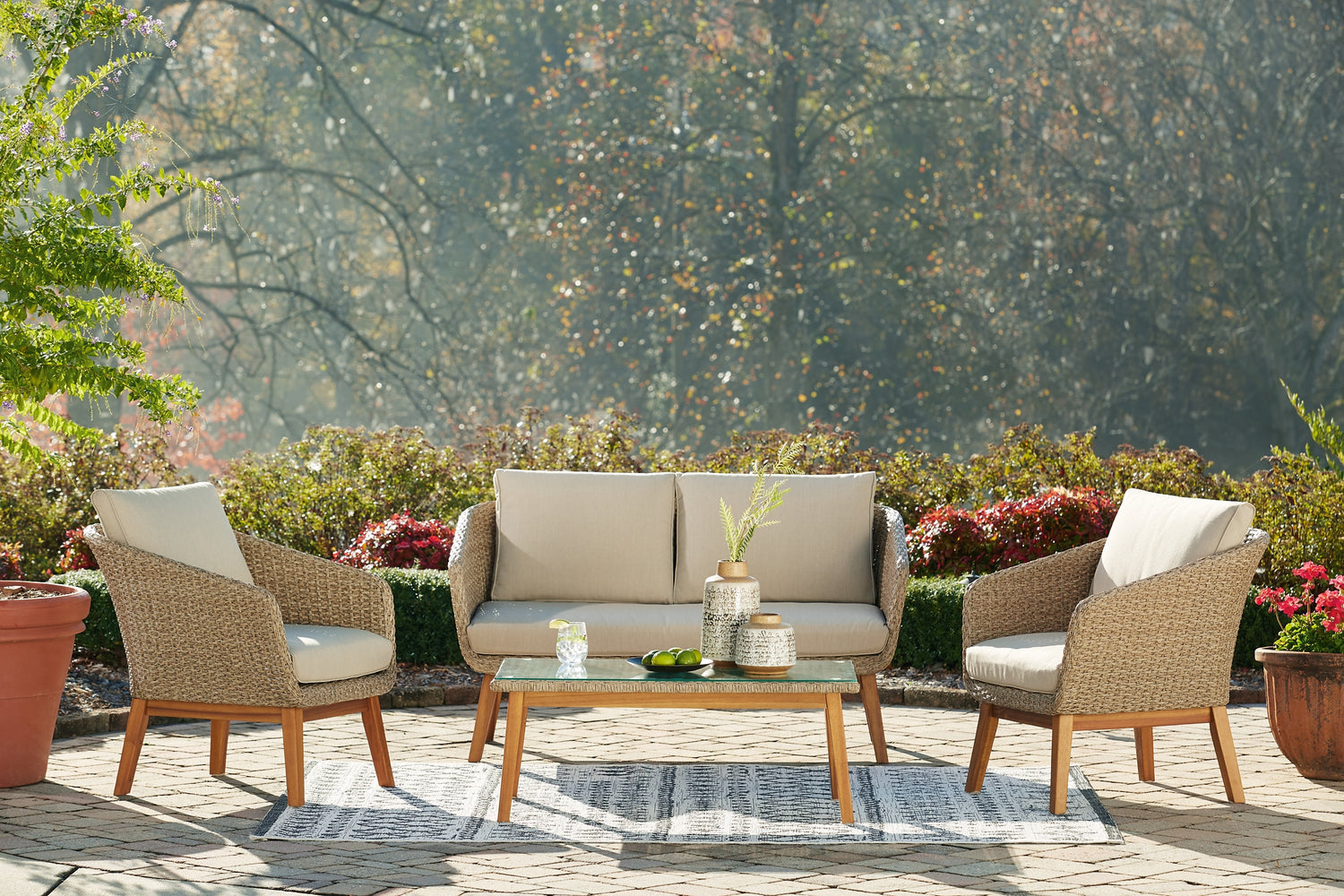 Outdoor Furniture > Outdoor Seating