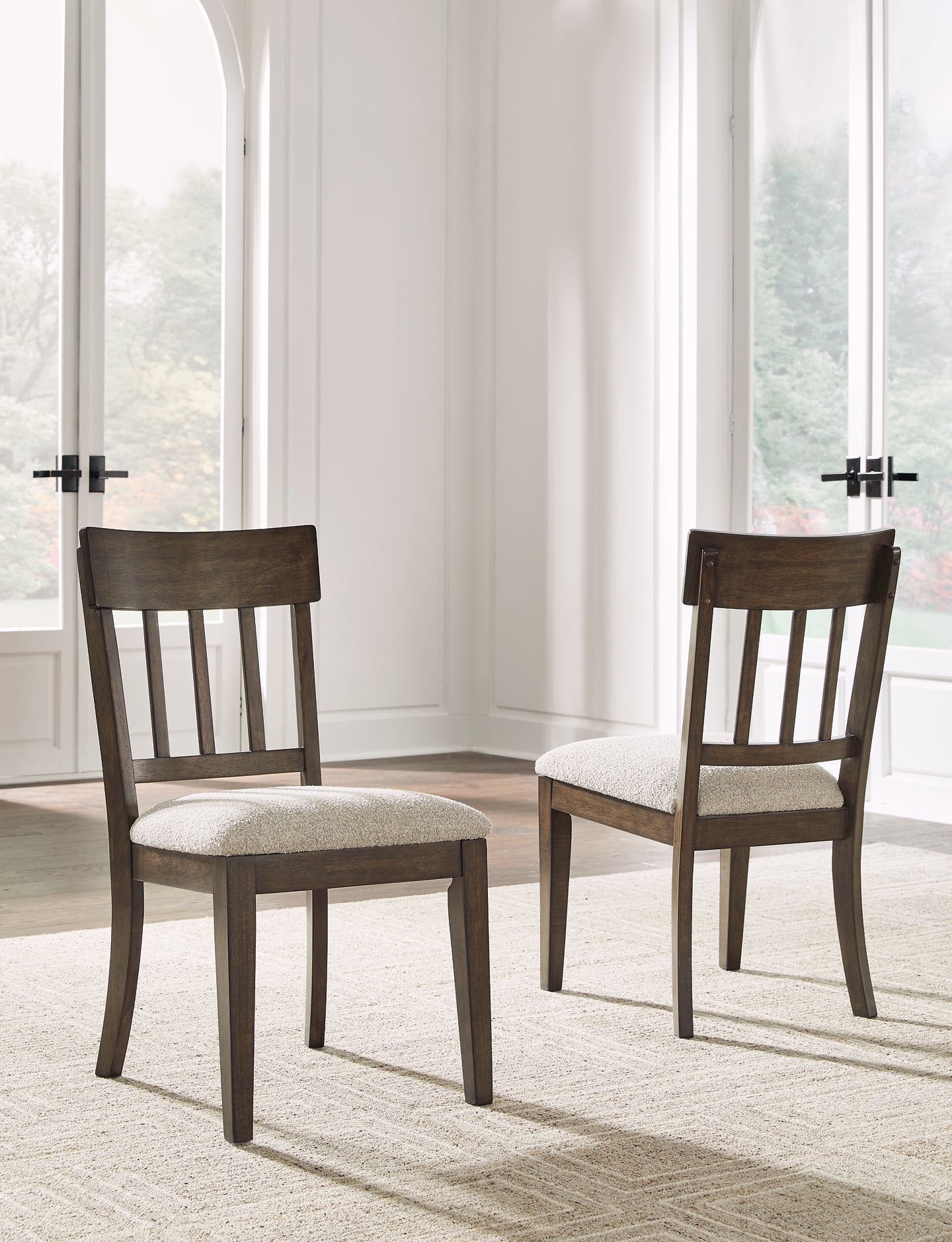 Veramond Dining UPH Side Chair (2/CN)